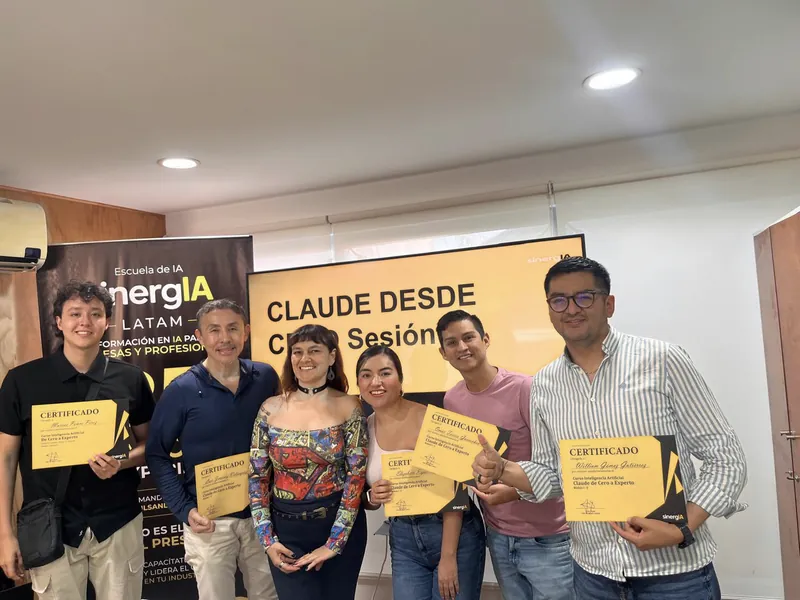 Sesión presencial del curso de Claude con un grupo pequeño